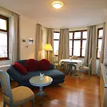 Ferienweingut Hausmann 게스트하우스 4*