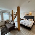 게스트하우스 Ferienweingut Hausmann 엘렌츠폴터스도프