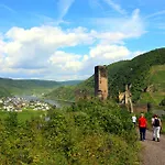 게스트하우스 Ferienweingut Hausmann 4*