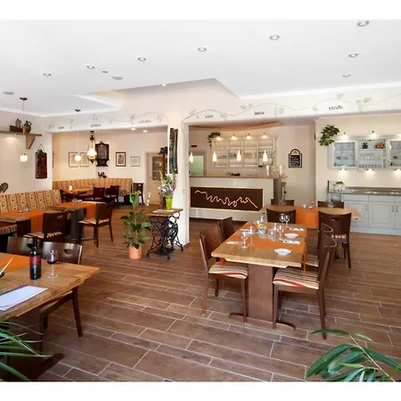 Ferienweingut Hausmann 4* Ellenz-Poltersdorf