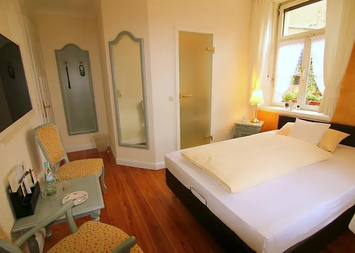 게스트하우스 Ferienweingut Hausmann 엘렌츠폴터스도프