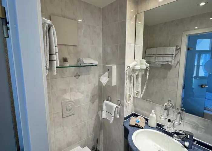 Ferienweingut Hausmann 게스트하우스 엘렌츠폴터스도프