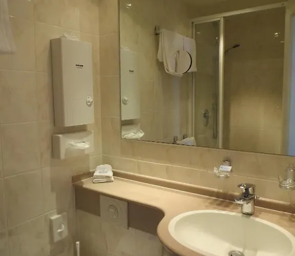 게스트하우스 Ferienweingut Hausmann 엘렌츠폴터스도프